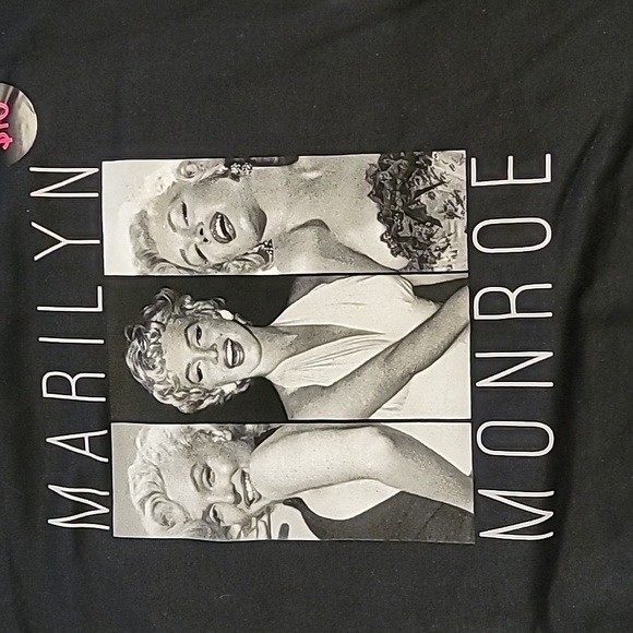 Marilyn Monroe graphic sweatshirt back size medium - Picture 2 of 6